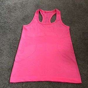 Lululemon tank